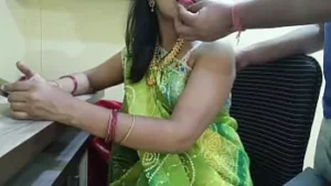 Desi Bhabhi est promu avec un creampie!