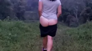 Latina Milf büyük horoz ve hızlı nakit için açık havada hile